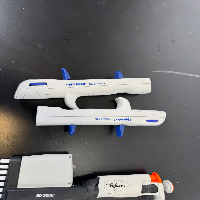 Pipettes and PIpet Controllers - Quantity 5 image 1